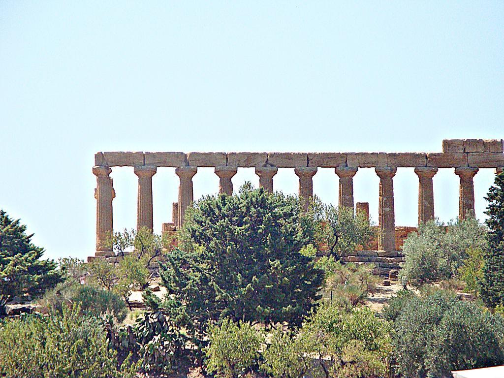 Guest House Artemide Agrigento Bagian luar foto
